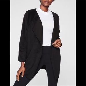 Athleta Cozy Karma Wrap in Black Size S